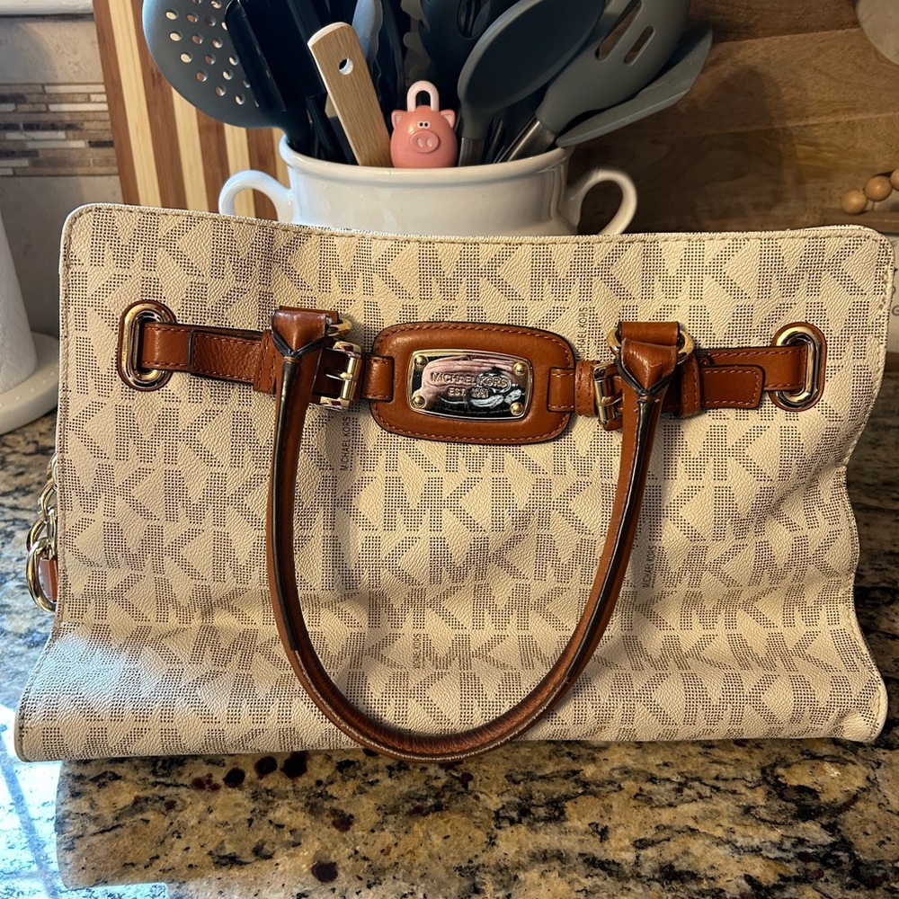 MK purse in used condition